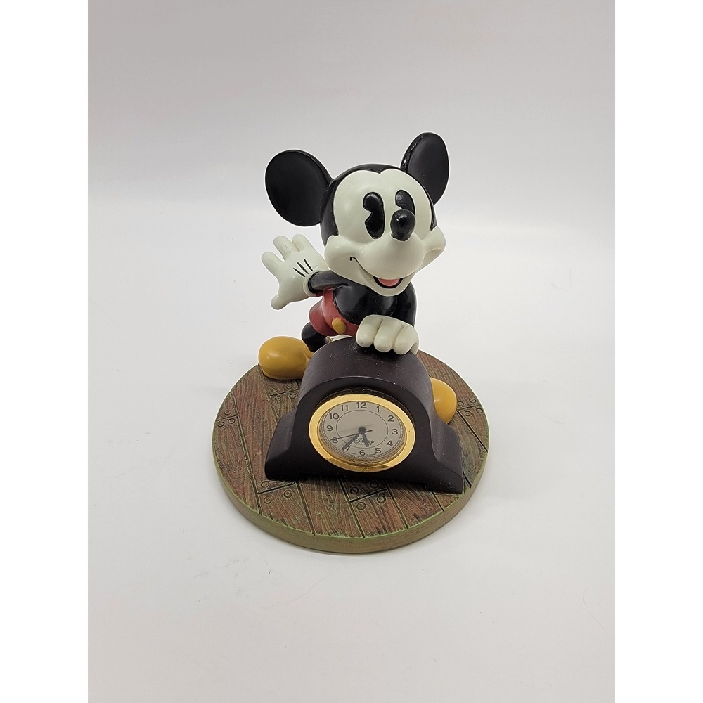 Vintage‎ Walt Disney Mickey Mouse Desk Quartz Clock Figurine